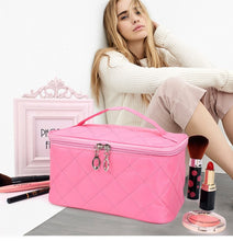 Lade das Bild in den Galerie-Viewer, The Fashion Beauty Bag